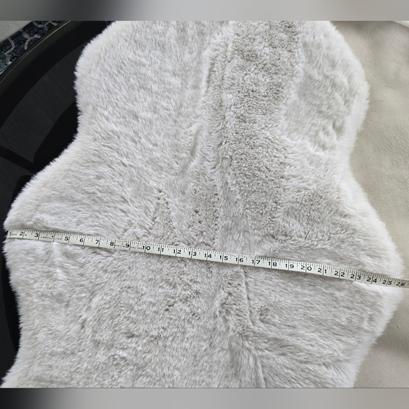 Two Faux Fur Rugs - Picture 10 of 11